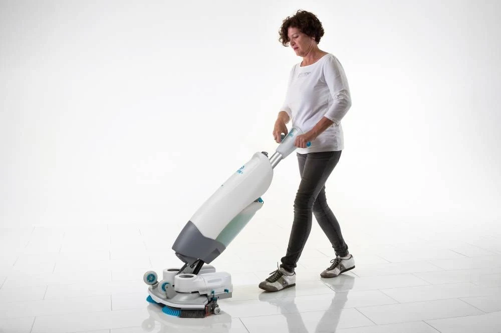 iMop vs Ordinary Mop Gator UAE