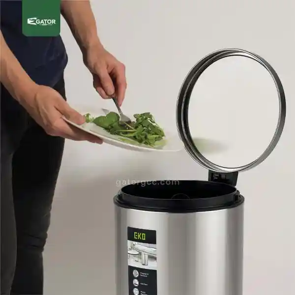 live Fingerprint Resistant Pedal Bin Gator UAE SS75