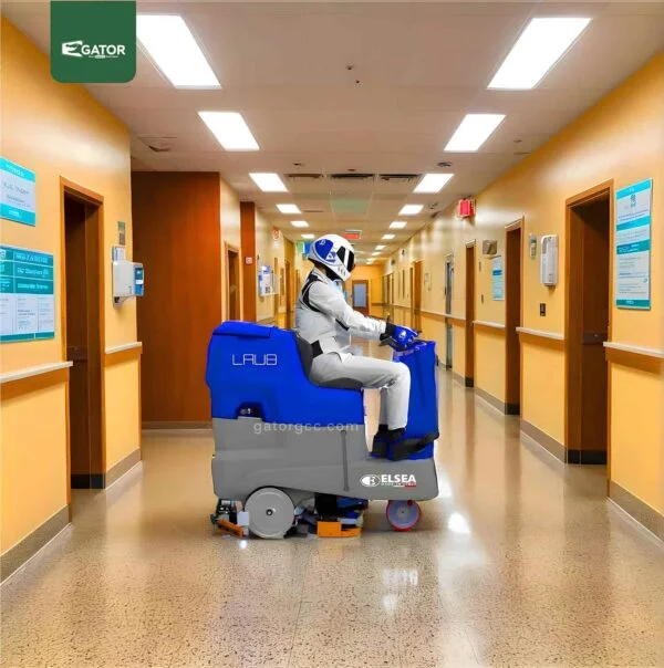 Floor Cleaning Ride on Scrubber Dryer In Hospital Gator UAE SM34